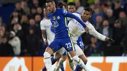 Hakim Ziyech of Chelsea and Casemiro of Real Madrid