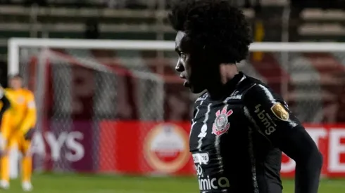 William during the game between Corinthians and Always Ready