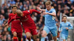 Liverpool's Fabinho (left) and Manchester City's Kevin De Bruyne battle for the ball during the Premier League match at the Etihad Stadium
