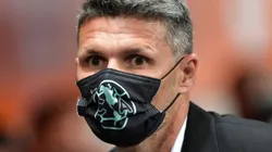 Head coach Fernando Ortiz of America