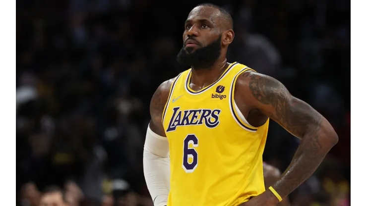 LeBron James and the Lakers are in a tough spot ahead of the 2021-22 NBA regular season finale.