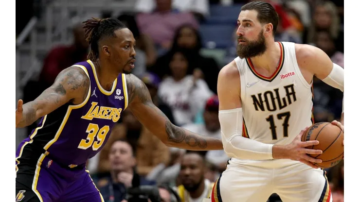 Jonas Valanciunas of the New Orleans Pelicans and Dwight Howard of the Los Angeles Lakers