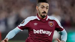 West Ham star Manuel Lanzini survived a dramatic car crash.