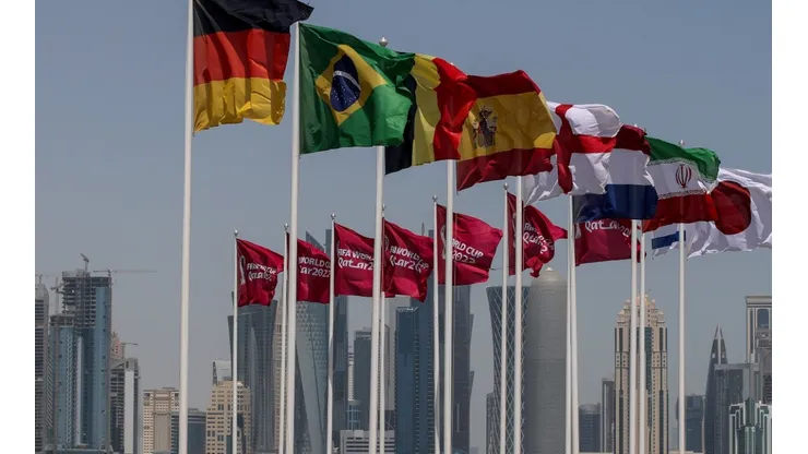 The qualified teams to Qatar 2022 await to those who are in their way to get the last spots