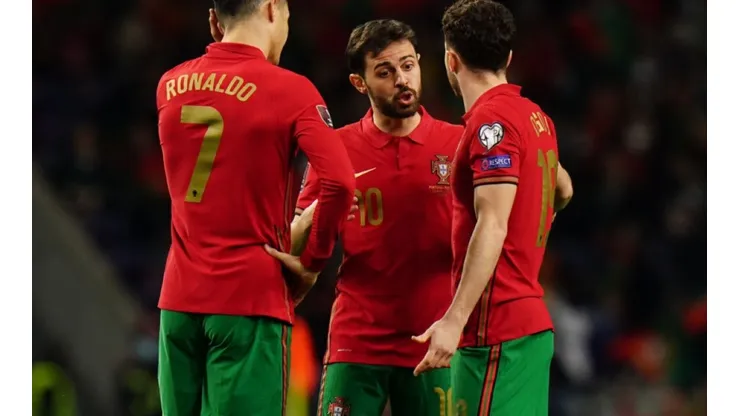 Left to right: Ronaldo, Jota and Silva of Portugal