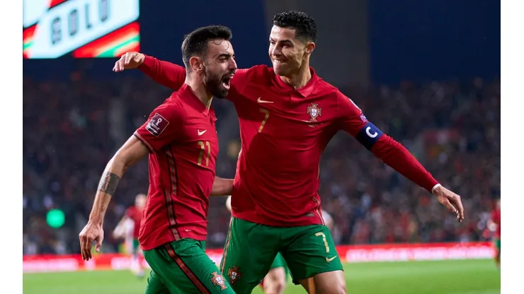 Bruno Fernandes and Cristiano Ronaldo celebrate