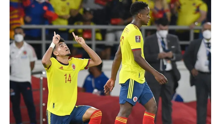 Luis Diaz celebrates his goal for Colombia vs Bolivia.