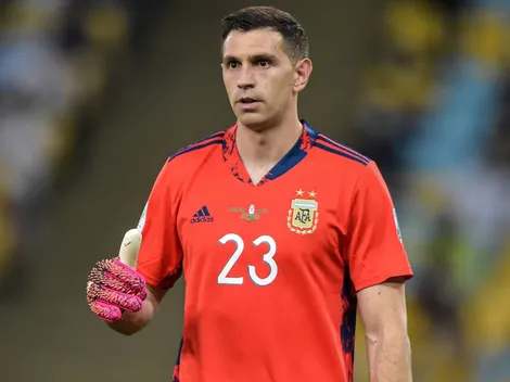 Why is Emiliano Martinez not playing for Argentina in the last 2022 World Cup Qualifier games?