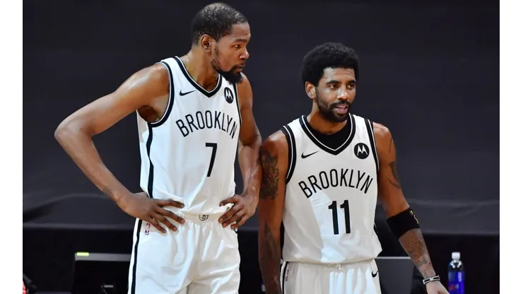 Kevin Durant (left) and Kyrie Irving.