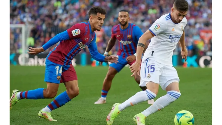Federico Valverde of Real Madrid and Philippe Coutinho