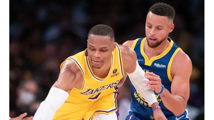 Stephen Curry guarding Russell Westbrook