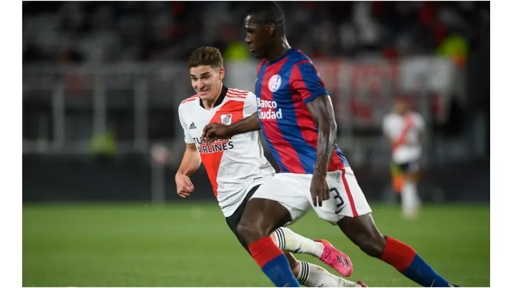 Julian Alvarez (left) of River Plate and Cristian Zapata (right) of San Lorenzo