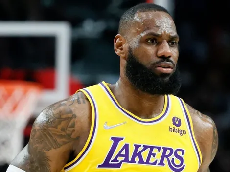 LeBron James warns the rest of the NBA, responds to Lakers fans' boos