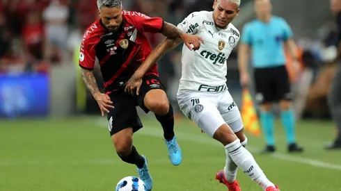 Marlos of Athletico Paranaense fights for the ball with Rafael Navarro of Palmeiras