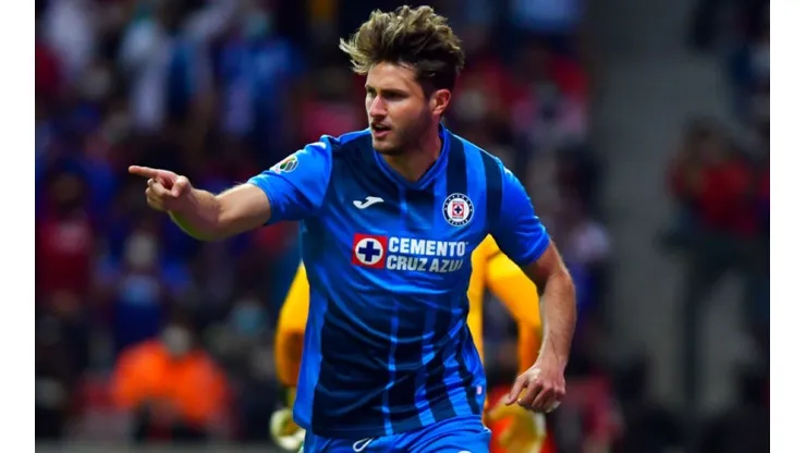 Santiago Gimenez of Cruz Azul