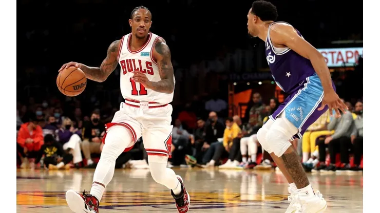 Talen Horton-Tucker guarding DeMar DeRozan