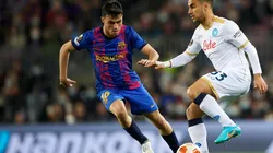 Adam Ounas of Napoli and Pedri of Barcelona.