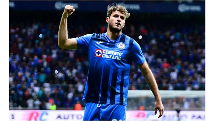 Santiago Gimenez of Cruz Azul
