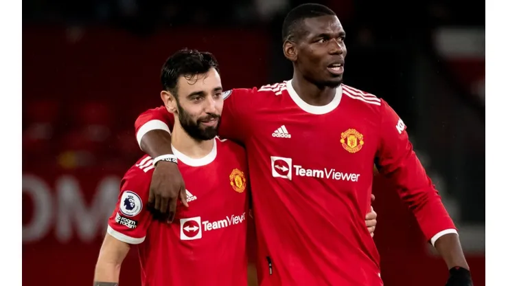 Bruno Fernandes and Paul Pogba of Manchester United