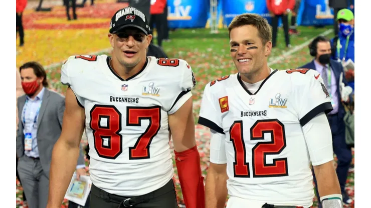 Rob Gronkowski (left) and Tom Brady.