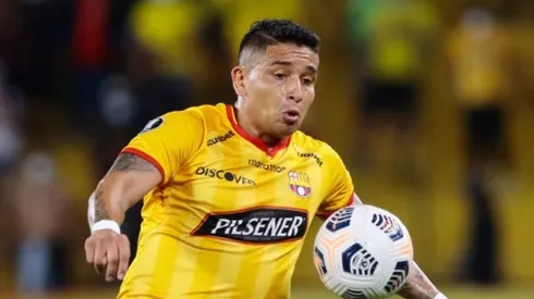 Mario Pineida of Barcelona SC