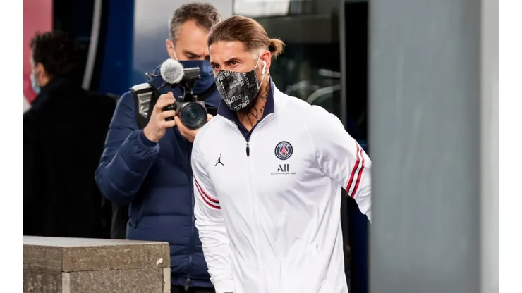 Sergio Ramos traveled to Madrid but he won't play for PSG.
