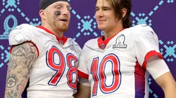 Maxx Crosby (left) Justin Herbert during the Pro Bowl in 2022