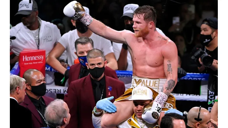 Canelo Alvarez shakes the boxing world with every decision he takes