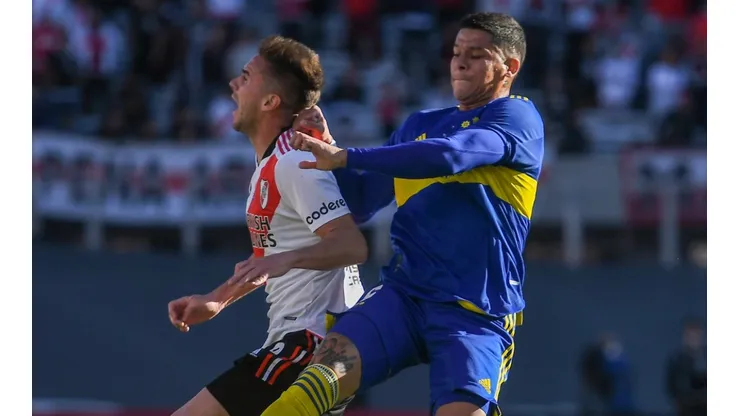 Marcos Rojo of Boca Juniors against Agustin Palavecino of River Plate in the last Superclasico.