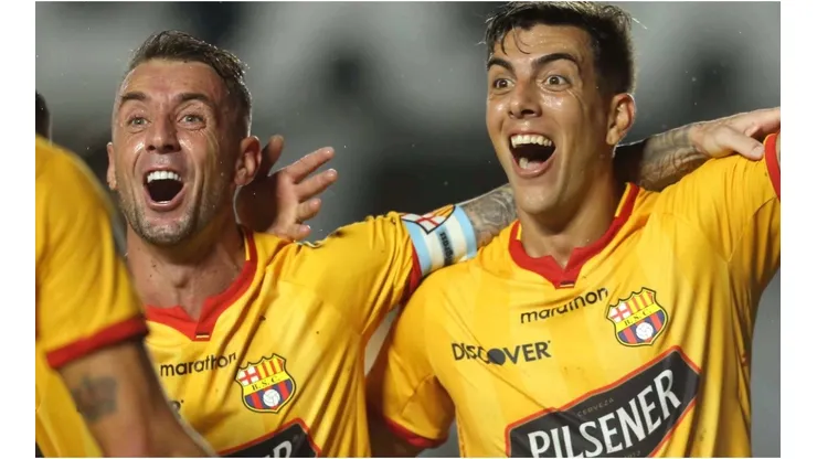 Damián Díaz and Michael Hoyos of Barcelona SC