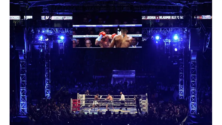 A boxing legend says he is ready to defend his country