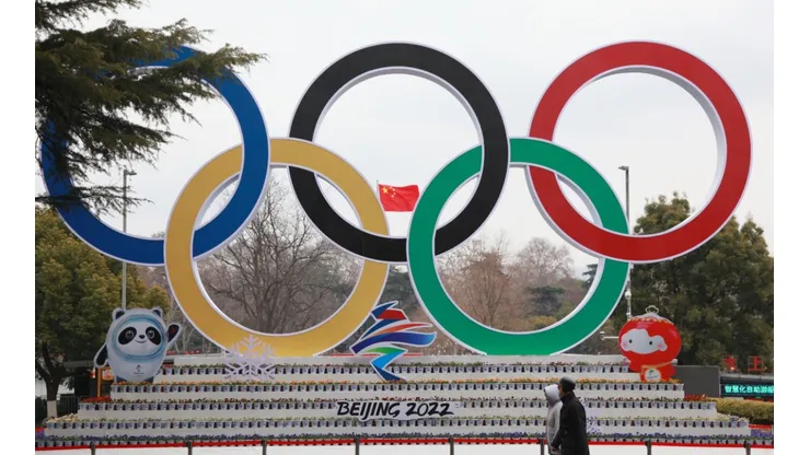 The Olympic Rings and the Beijing 2022 emblem.