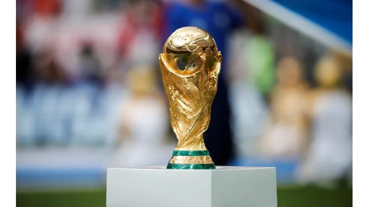 The Trophy every single National Team wants: the FIFA's World Cup