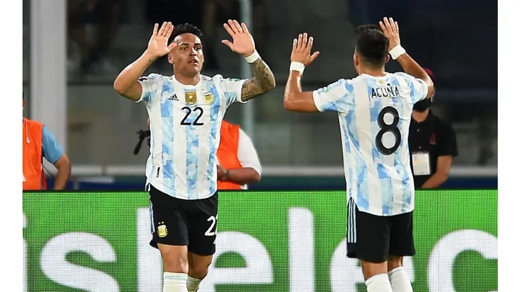 Argentina's Lautaro Martinez celebrated with Marcos Acuña.
