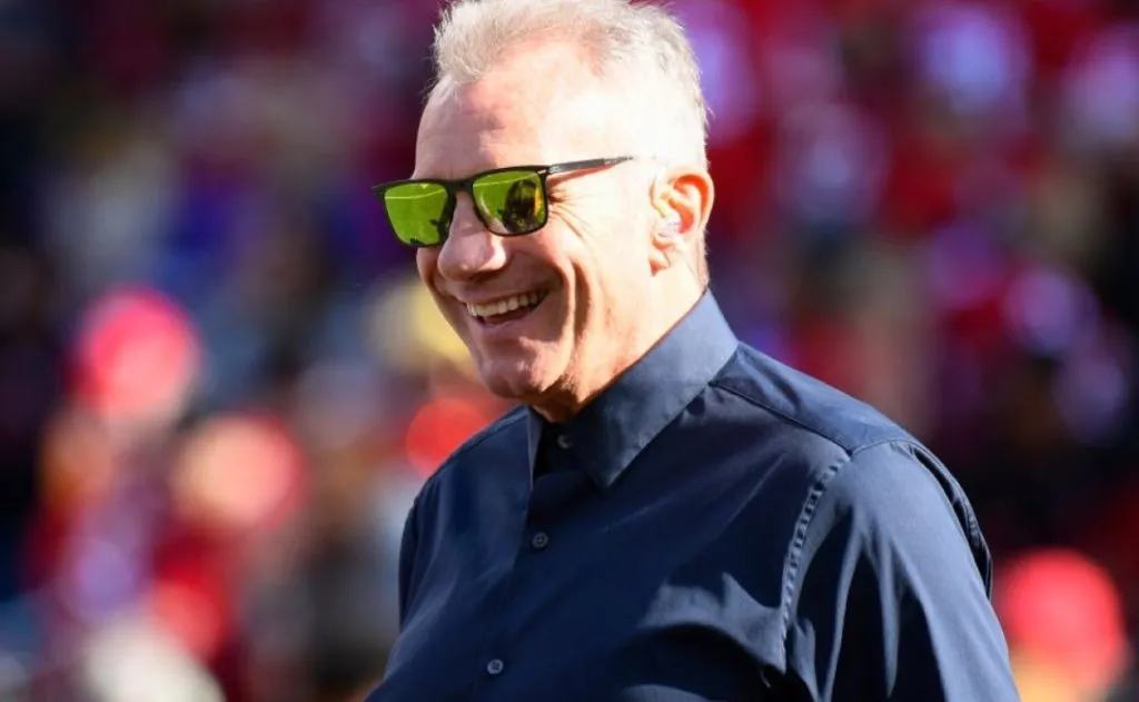Former quarterback Joe Montana.