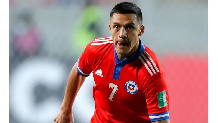 Alexis scored a fantastic free-kick goal for Chile against Bolivia.