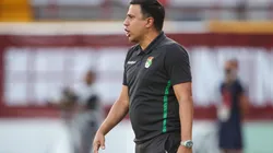 Head coach Cesar Farias of Bolivia