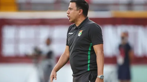 Head coach Cesar Farias of Bolivia