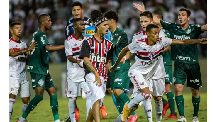 Pitch invader at Sao Paulo vs Palmeiras