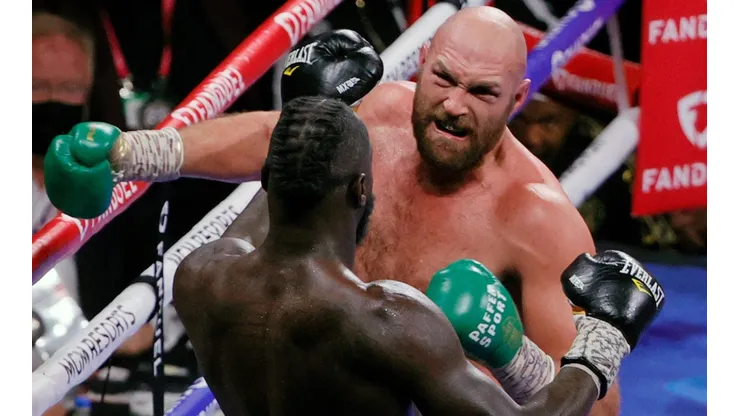 Tyson Fury defeated Deontay Wilder by a KO in 2021