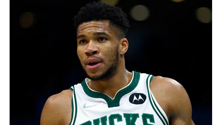 Giannis Antetokounmpo and the Bucks beat Stephen Curry's Warriors.