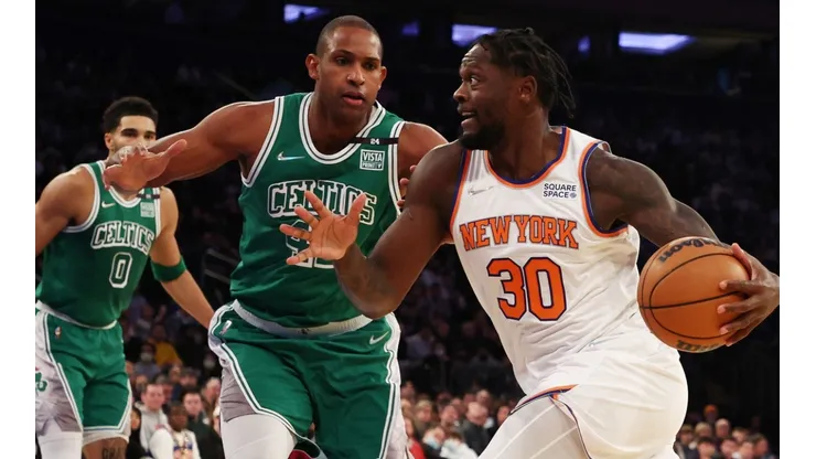 Julius Randle of the New York Knicks (right) and Al Horford of the Boston Celtics (left)
