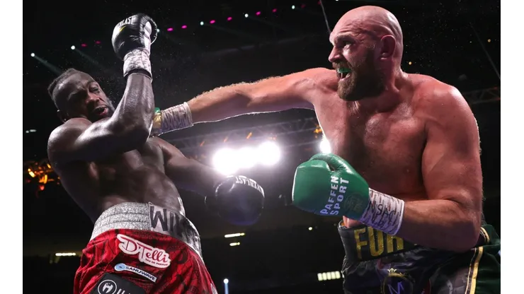 Tyson Fury defeated Deontay Wilder by the way of knock out in 2021