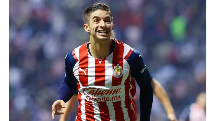 Isaac Brizuela of Chivas.