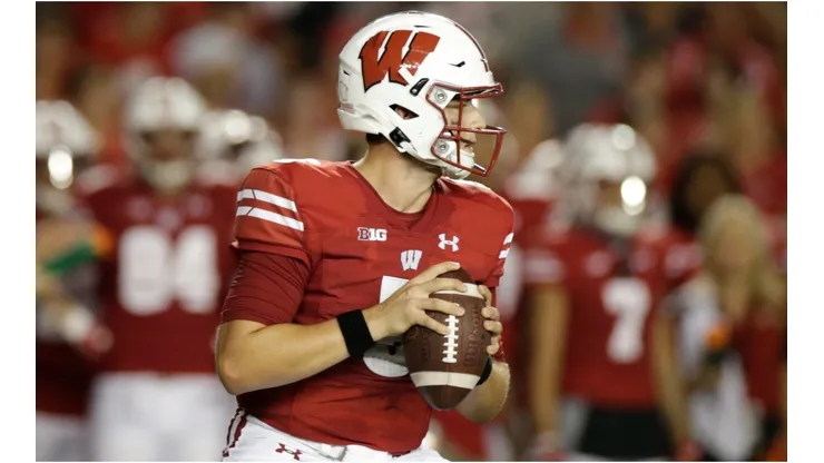 Quarterback Graham Metz of Wisconsin Badgers