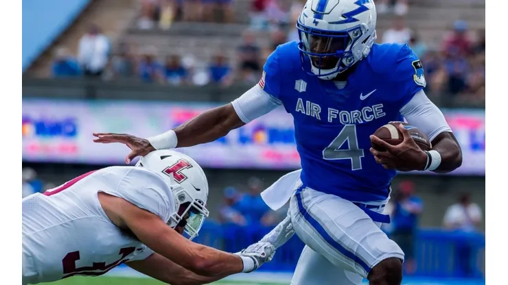 Quarterback Haaziq Daniels of Air Force