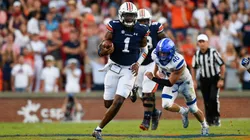 Quarterback TJ Finley of Auburn Tigers