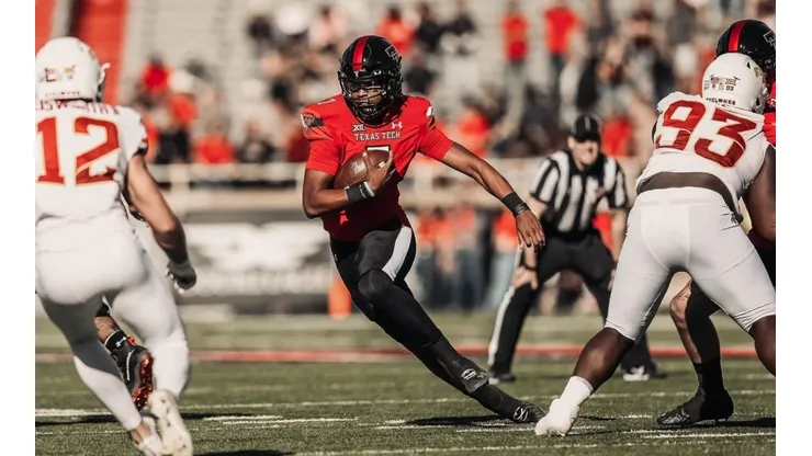 Quarterback Back Donovan Smith of Texas Tech
