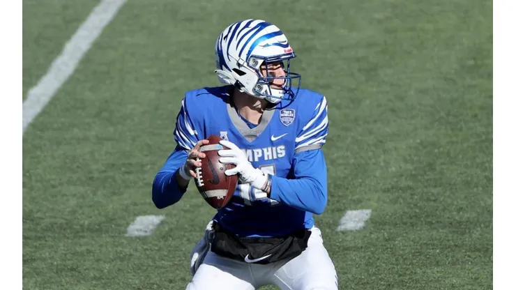 Quarterback Seth Henigan of Missouri Tigers