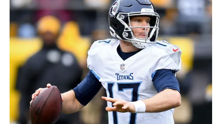 Quarterback Ryan Tannehill of the Titans at the game vs Steelers